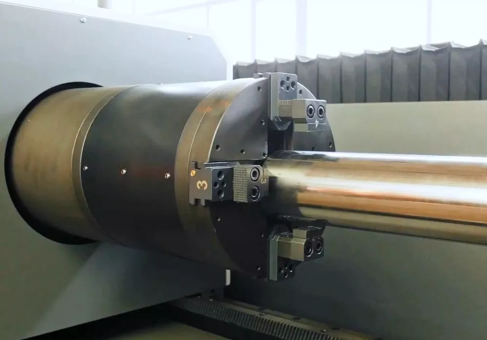 FL-L2060FR-8000-D220-IPG Лазерный станок для резки листового металла и труб